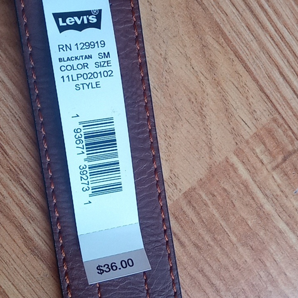 NWT Levi's Mens reversible belt black, brown sz. S 30-32 - Picture 6 of 10